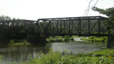 Photo of Hancock railroad bridge