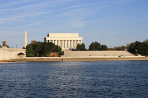 Photo of Lincoln Memorial align=left border=0 hspace=